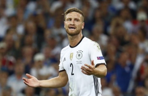 "Valencia" atmetė "Arsenal" pasiūlymą už S. Mustafi