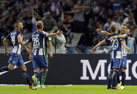 "Bundesliga": "Hertha" neatsilieka nuo "Bayern", "Schalke" vis dar be taškų (VIDEO)