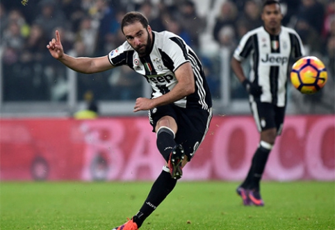 "Juventus" prieš "Sevilla" žais be G.Higuaino ir M.Benatios