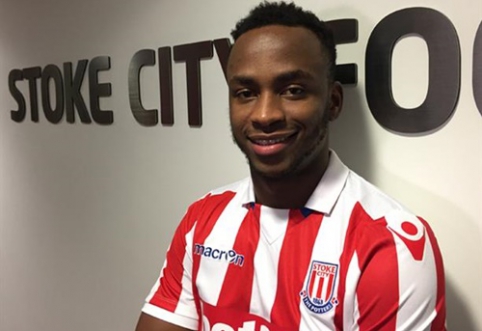 Oficialu: S. Berahino vilkės "Stoke City" marškinėlius