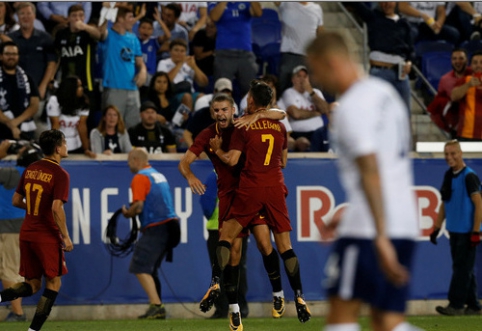 Įspūdingame mūšyje "Roma" nukovė "Tottenham" futbolininkus (VIDEO)