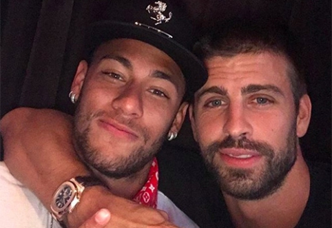 Neymaras atskleidė, kaip atsirado garsioji nuotrauka su G.Pique
