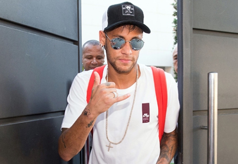 Neymaras išplatino atsisveikinimo video, PSG fanai šluoja brazilo marškinėlius (VIDEO)