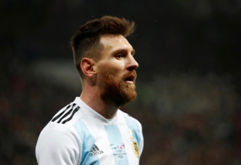 L. Messi "Zenit" puolėją supainiojo su eiliniu sirgaliumi