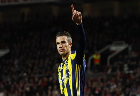 Oficialu: R. van Persie sugrįžta į savo pirmąją komandą