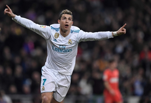 C. Ronaldo pasižymėjo pirmuoju hat-tricku, o "Real" sutriuškino baskus (VIDEO)