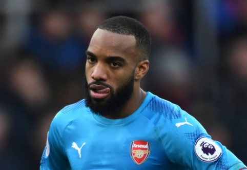 E. Petitas: A. Lacazette‘as vasarą gali būti parduotas