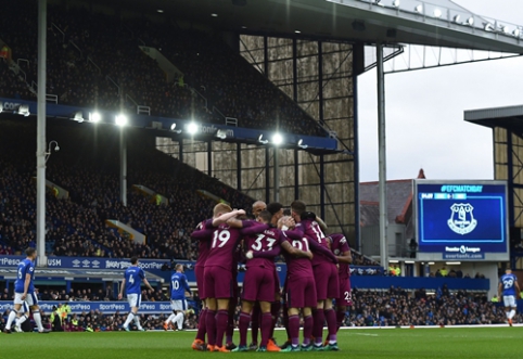 "Man City" - per žingsnį nuo čempionų titulo, "Man Utd" pamokė "gulbes" (VIDEO)