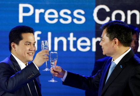 Kinai su džiaugsmu pasiruošę parduoti "Inter" akcijas