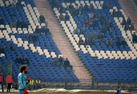 Vokietijoje save patenkinti bandęs sirgalius buvo pašalintas iš rungtynių (VIDEO)