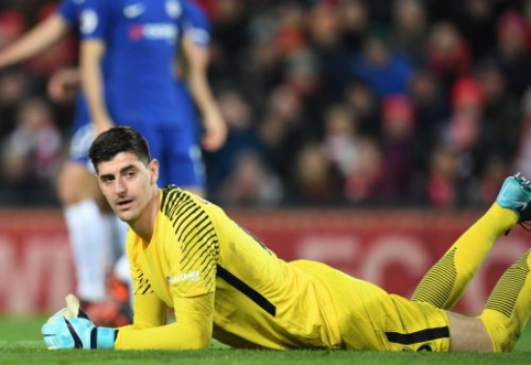 PSG kalbasi su T. Courtois tėčiu dėl vartininko persikėlimo į Prancūziją 