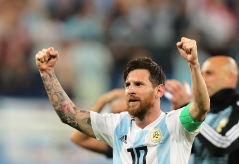 Po pergalingo mačo L. Messi pribloškė "sėkmės amuletą" jam įteikusį žurnalistą (VIDEO)