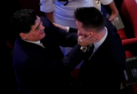 D. Maradona stojo ginti L. Messi