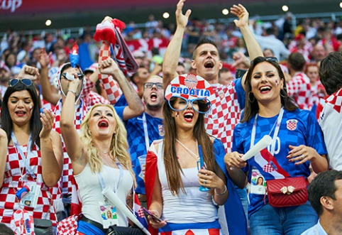 Rusai pasipiktino FIFA draudimu rodyti seksualias moteris