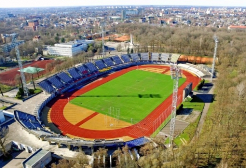 Prasidėjo griovimo darbai S. Dariaus ir S. Girėno stadione