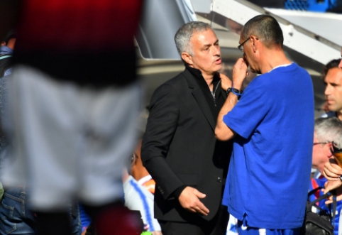 J. Mourinho apie konfliktą su M. Sarri asistentu: "Aš priėmiau jo atsiprašymą"