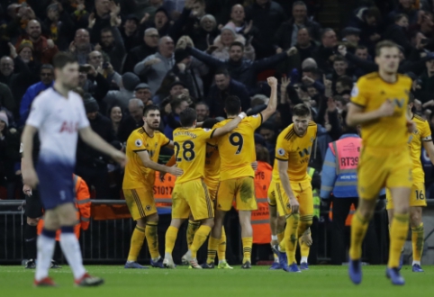 Antrajame kėlinyje užsikūręs "Wolves" nutraukė "Tottenham" pergalių seriją