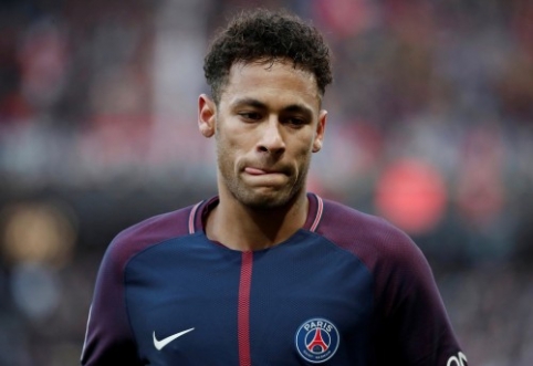 PSG atsibodo Neymaro problemos: ketinama brazilą parduoti