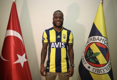 V. Mosesas keliasi į "Fenerbahce"