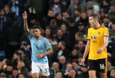 Anksti kiekybinį pranašumą įgijęs "Man City" sutriuškino "Wolves"