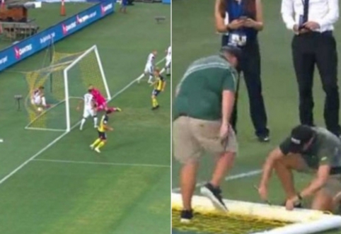 Australijos futbolo ypatumai: įvartį pelnęs žaidėjas sulaužė vartus
