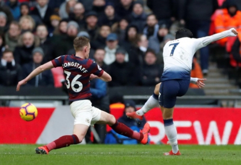 Vartininko klaida nulėmė "Tottenham" pergalę prieš "Newcastle"