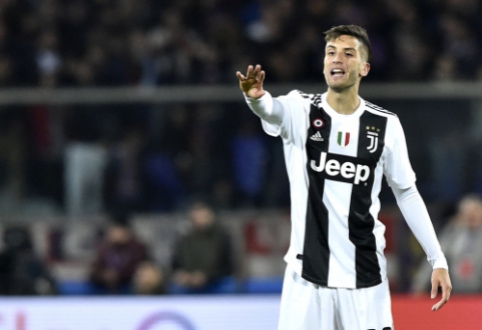 Nutekinti kito sezono "Juventus" aprangos eskizai
