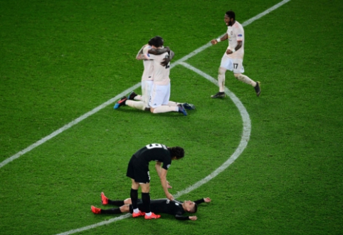 Paryžius verkia: Nukraujavęs "Man Utd" iš Čempionų lygos eliminavo PSG futbolininkus