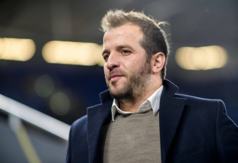 R. van der Vaartas įsitikinęs, kad "Barca" ir "Ajax" žais ČL finale