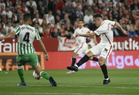Emocijų kupiname Sevilijos derbyje – "Sevilla" pergalė, "Barca" neįveikė "Huescos"