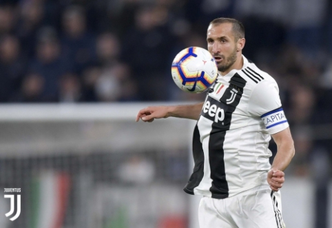 G. Chiellini gali praleisti dvikovą su "Ajax"