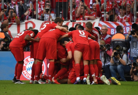 Saldus "Bayern" triumfas Vokietijos pirmenybėse pažymėtas Ribery ir Robbeno įvarčiais