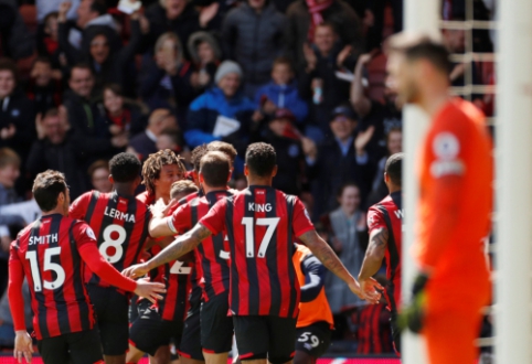 Dvi raudonas korteles užsidirbęs "Tottenham" per pridėtą laiką krito prieš "Bournemouth"