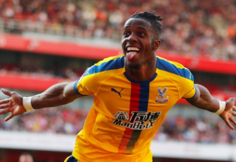 Pinigų stokojanti "Arsenal" ekipa susidomėjo "Crystal Palace" palikti norinčiu W. Zaha