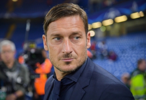 Pasipiktinimą "Roma" vadovais išreiškęs F. Totti palieka klubą