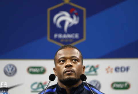 P. Evra deda tašką savo futbolininko karjeroje