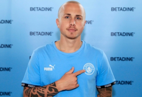 Oficialu: "Man City" susigrąžino gynėją Angelino