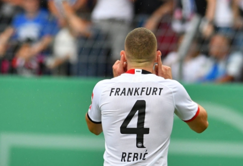 A. Rebičiaus "hat-trickas" leido "Eintracht" žengti į antrąjį Vokietijos taurės etapą
