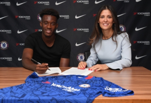 C. Hudsonas-Odoi susiejo ateitį su "Chelsea" klubu