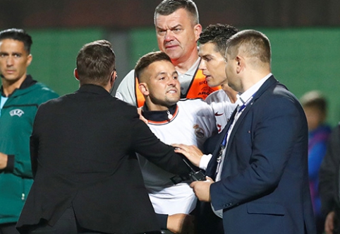 Apsaugą įveikusiam aistruoliui nepavyko nusifotografuoti su C.Ronaldo