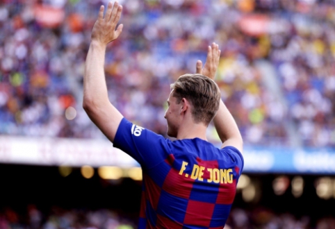 F. de Jongas: "Nesitikėjau, kad taip greitai tapsiu "Barcelona" žaidėju"