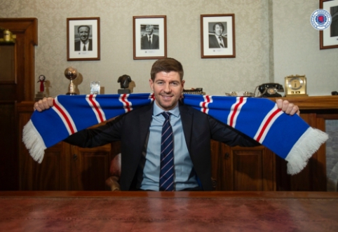 S. Gerrardas susiejo ateitį su "Rangers"
