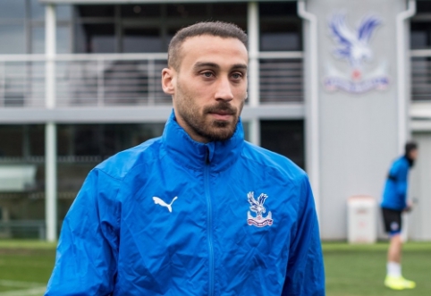 Oficialu: "Crystal Palace" pasiskolino C. Tosuną