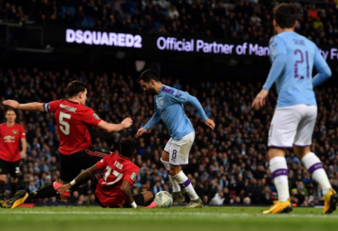 Anglijos lygos taurė: "Man Utd" įveikė "Man City", tačiau į finalą žengė "miestiečiai"