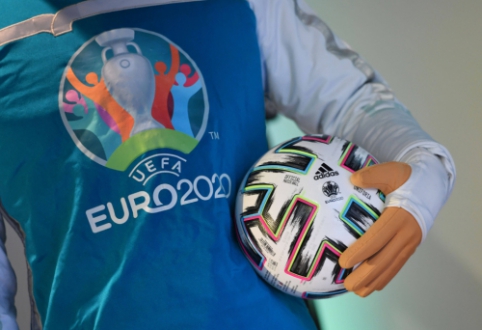 UEFA gali metams atidėti Europos čempionatą