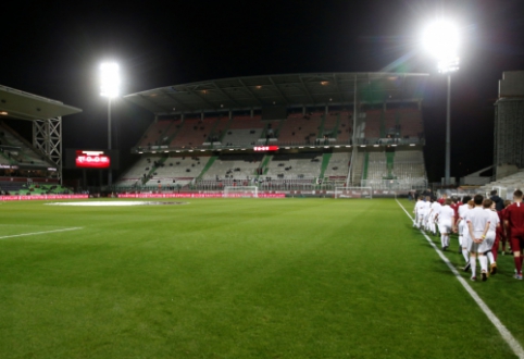 Koronavirusas paralyžiuoja futbolą: "Ligue 1" ir "La Liga" pirmenybės taip pat vyks be žiūrovų