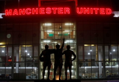 "Man Utd" savo darbuotojams algas mokės net už neįvykusias rungtynes