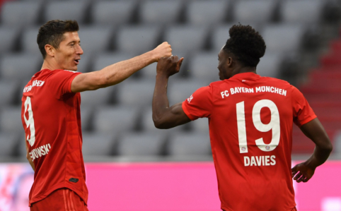 Užtikrintai čempionų titulo link žygiuojantis „Bayern“ nušlavė „Dusseldorf“