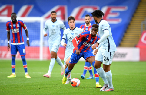 Nuostabų įvartį pelnęs W. Zaha neišgelbėjo „Crystal Palace“ prieš „Chelsea“ 