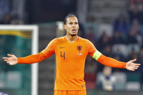 Nyderlandų futbolo legenda padeda po traumos atsigauti V. Van Dijkui